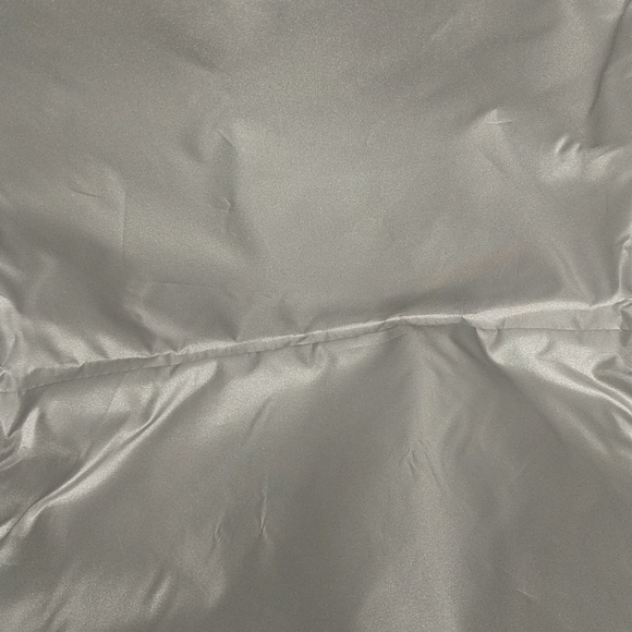 🍀 Shiseido 🍀 Foldable Gym Travel Duffel Bag Silver NEW Auth 🍀 - Picture 6 of 7